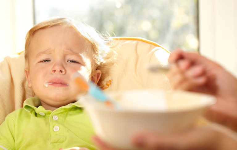 ¿Por qué dejan de comer los niños?