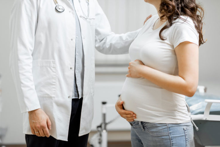 Preeclampsia: Hipertensión en el embarazo, síntomas y causas